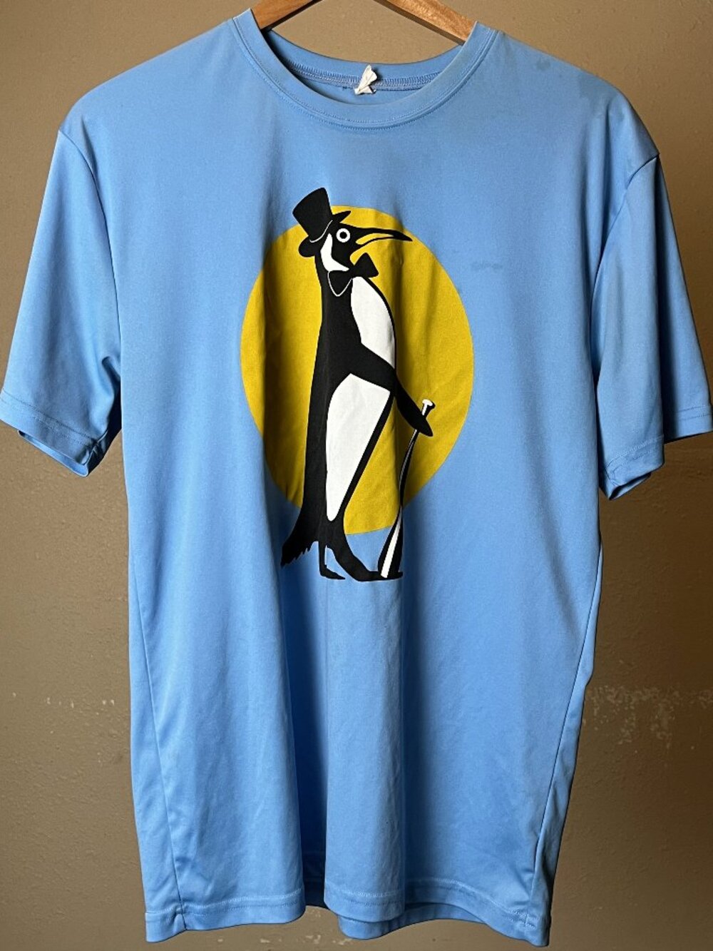 Penguin sports shirt with "96" number on back (X-LARGE)